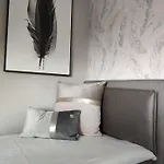 Blaue Blume Mit 11 Kw Ladestation, Kamin, Terrasse, Eingezaeuntem Garten, Sauna, Wlan, Netflix, 2 Hunde Willkommen! Güntersberge