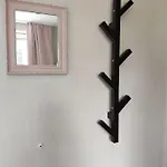 Blaue Blume Mit 11 Kw Ladestation, Kamin, Terrasse, Eingezaeuntem Garten, Sauna, Wlan, Netflix, 2 Hunde Willkommen! Hébergement de vacances *