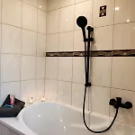 Blaue Blume Mit 11 Kw Ladestation, Kamin, Terrasse, Eingezaeuntem Garten, Sauna, Wlan, Netflix, 2 Hunde Willkommen! Hébergement de vacances Güntersberge