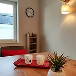 Blaue Blume Mit 11 Kw Ladestation, Kamin, Terrasse, Eingezaeuntem Garten, Sauna, Wlan, Netflix, 2 Hunde Willkommen!