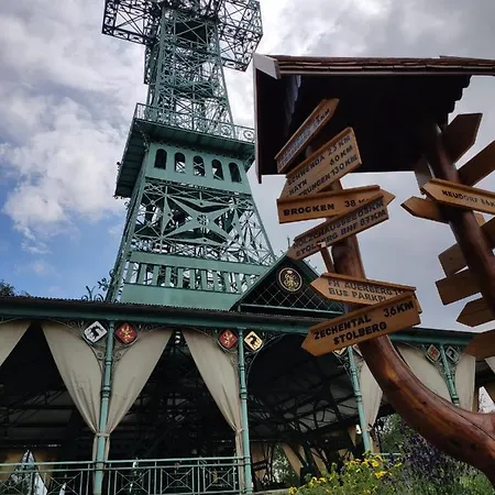 Blaue Blume Mit 11 Kw Ladestation, Kamin, Terrasse, Eingezaeuntem Garten, Sauna, Wlan, Netflix, 2 Hunde Willkommen!