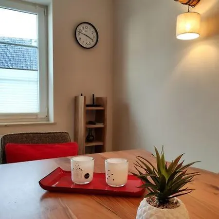Blaue Blume Mit 11 Kw Ladestation, Kamin, Terrasse, Eingezaeuntem Garten, Sauna, Wlan, Netflix, 2 Hunde Willkommen!