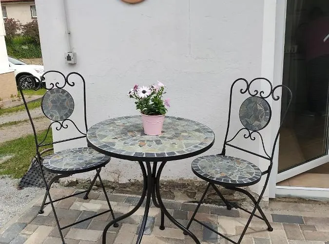 Blaue Blume Mit 11 Kw Ladestation, Kamin, Terrasse, Eingezaeuntem Garten, Sauna, Wlan, Netflix, 2 Hunde Willkommen! Semesterbostad Güntersberge