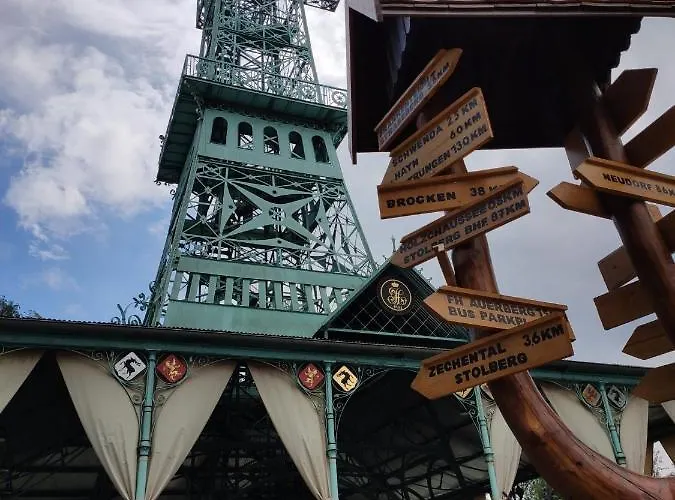 Blaue Blume Mit 11 Kw Ladestation, Kamin, Terrasse, Eingezaeuntem Garten, Sauna, Wlan, Netflix, 2 Hunde Willkommen!