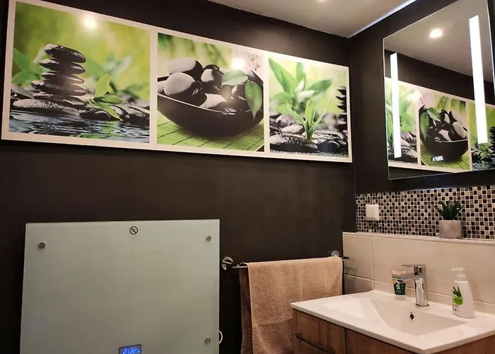 Σπίτι διακοπών Blaue Blume Mit 11 Kw Ladestation, Kamin, Terrasse, Eingezaeuntem Garten, Sauna, Wlan, Netflix, 2 Hunde Willkommen! *