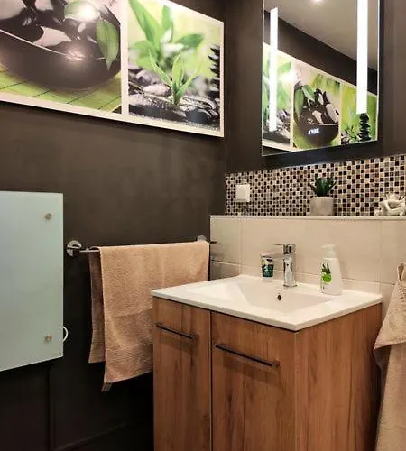 Σπίτι διακοπών Blaue Blume Mit 11 Kw Ladestation, Kamin, Terrasse, Eingezaeuntem Garten, Sauna, Wlan, Netflix, 2 Hunde Willkommen! Güntersberge