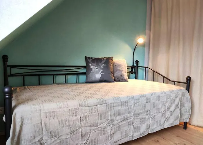 Blaue Blume Mit 11 Kw Ladestation, Kamin, Terrasse, Eingezaeuntem Garten, Sauna, Wlan, Netflix, 2 Hunde Willkommen! Semesterbostad *