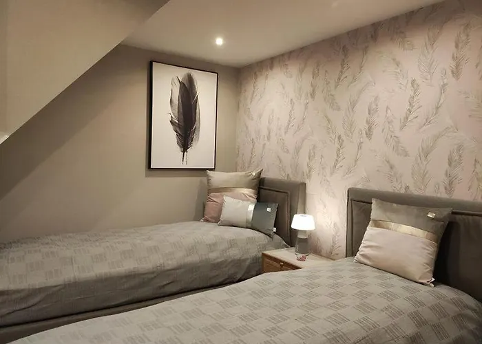 Blaue Blume Mit 11 Kw Ladestation, Kamin, Terrasse, Eingezaeuntem Garten, Sauna, Wlan, Netflix, 2 Hunde Willkommen! *