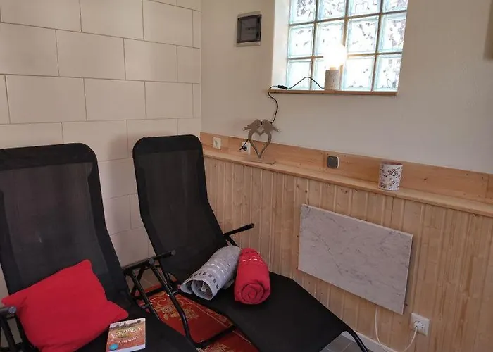 Blaue Blume Mit 11 Kw Ladestation, Kamin, Terrasse, Eingezaeuntem Garten, Sauna, Wlan, Netflix, 2 Hunde Willkommen! Semesterbostad